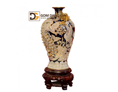 Mai bình men rạn cổ đắp nổi dát vàng công mẫu đơn nền xanh lam Mai bình men rạn cổ đắp nổi dát vàng công mẫu đơn nền xanh lam